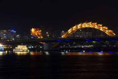 Vietnam 'daki Da Nang' daki ünlü ejderha köprüsü.