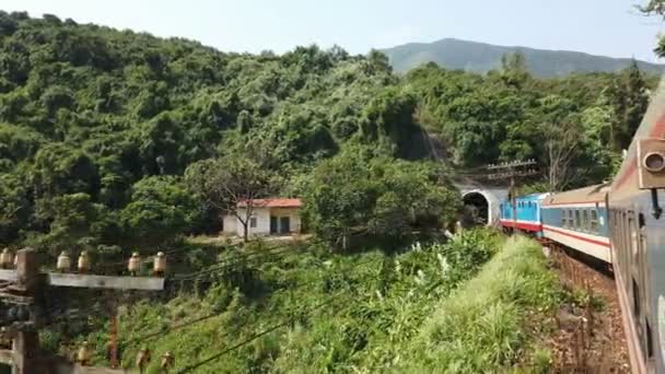voyage en train de hue à danang 