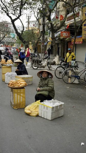 Hanoi Vietnam Por Volta Janeiro 2020 Vendedores Locais Que Vendem — Fotografia de Stock