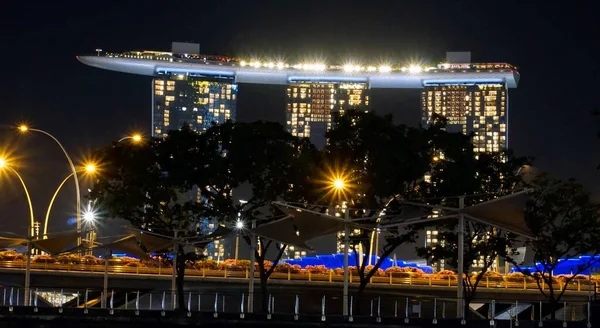 Singapur Circa Marzo 2020 Marina Bay Sands Hotel Por Noche —  Fotos de Stock