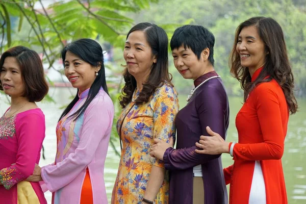 Hanoi Vietnam Por Volta Janeiro 2020 Grupo Mulher Fazendo Sessão — Fotografia de Stock