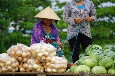 Can Tho, Vietnam, dolaylı olarak Februara 2020: Yüzen piyasada hayat kaynağı