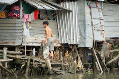 Can tho, vietnam, circa febraury 2020: Hau River şarkısındaki yerel hayat