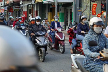 Ton, Vietnam, Ocak 2020: Sokaklarda motosiklet