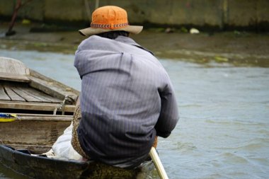 Can tho, vietnam, circa febraury 2020: Hau River şarkısı ile tekne gezisi