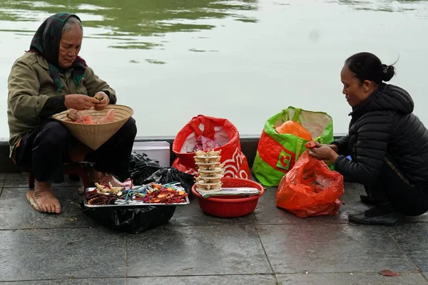 Hanoi Vietnam Circa Enero 2020 Local Vendiendo Producto Las Calles — Foto de Stock