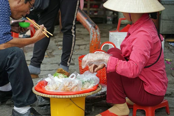 Hue Vietnam Circa Enero 2020 Locales Venden Sus Productos Mercado — Foto de Stock