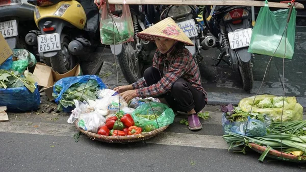 Hanoi Vietnam Circa Enero 2020 Vendedores Locales Que Venden Sus — Foto de Stock