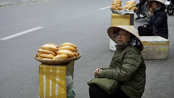 Hanoi Vietnam Circa Enero 2020 Vendedores Locales Que Venden Sus —  Fotos de Stock