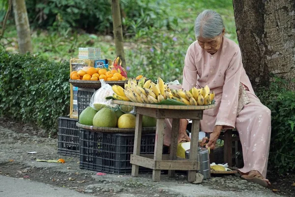 Hue Vietnam Circa January 2020 Locals Sellings Products Market — Stock Photo, Image