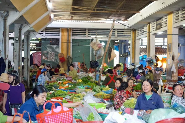 Hue Vietnam Circa Enero 2020 Locales Venden Sus Productos Mercado —  Fotos de Stock
