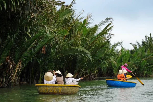 Hoi Vietnam Circa Febrero 2020 Turismo Una Canasta —  Fotos de Stock