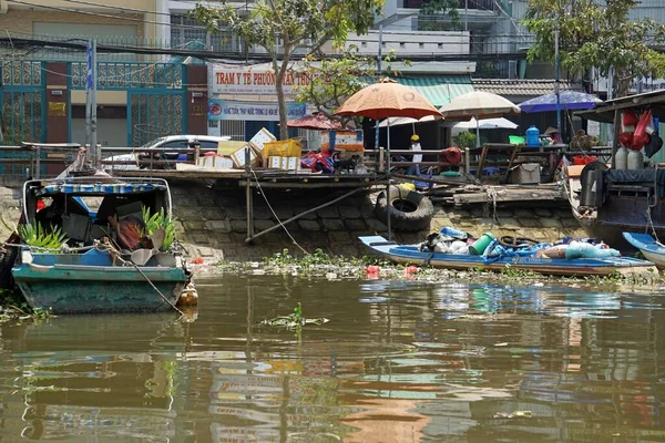 Chi Minh City Vietnam Circa Febrero 2020 Vivir Suburbio Río — Foto de Stock