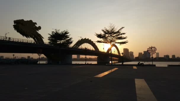 Puente Oro Nang Atardecer — Vídeos de Stock