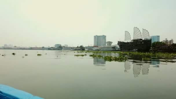 Bootsfahrt Auf Dem Fluss Der Stadt Chi Minh — Stockvideo