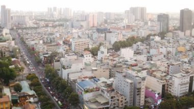 Yoğun caddeler yukarıdan ho chi minh şehri