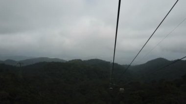 Bana Hills, Vietnam, takriben febraury 2020: dağlarda teleferik turu