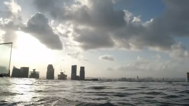 Singapore Cica March 2020 City View Infinity Pool — Stock Video