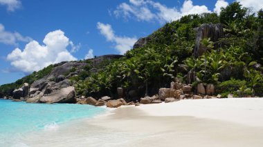 Seyşel Adaları 'ndaki inanılmaz tropikal manzara