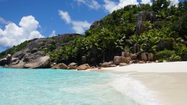 Seyşel Adaları 'ndaki inanılmaz tropikal manzara