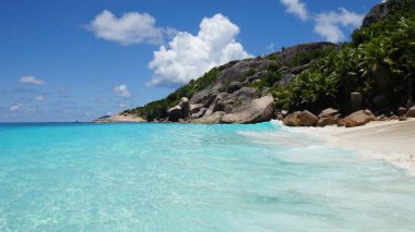 Seyşel Adaları 'ndaki inanılmaz tropikal manzara