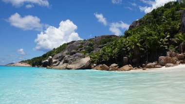 Seyşel Adaları 'ndaki inanılmaz tropikal manzara