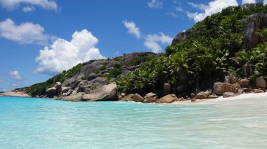 Seyşel Adaları 'ndaki inanılmaz tropikal manzara