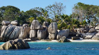 Seyşel Adaları 'ndaki inanılmaz tropikal manzara