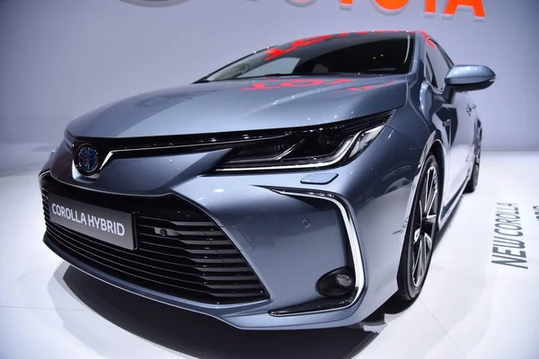 Genebra, Suíça - 06 de março de 2019: Toyota Corolla Sedan Hybrid no 89th GIMS — Fotografia de Stock