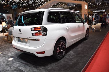 Cenevre, İsviçre - 05 Mart 2019: 89. Gims 'de Citroen C4 Spacetourer Origins