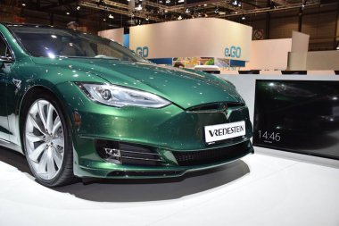 Cenevre, İsviçre - 03 Mart 2019: 89. Gims 'de Tesla Model S Vrevstein