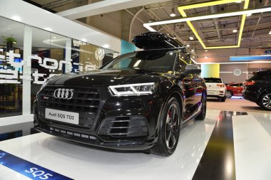 Sofya, Bulgaristan - 11 Ekim 2019: Audi Sq5 Tdi Sofya Motor Fuarında