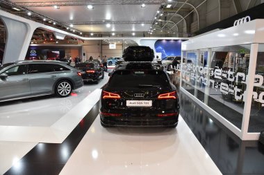 Sofya, Bulgaristan - 11 Ekim 2019: Audi Sq5 Tdi Sofya Motor Fuarında