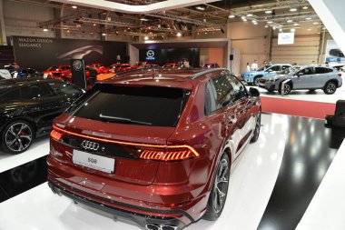 Sofya, Bulgaristan - 11 Ekim 2019: Audi Sq8 Sofya Motor Fuarında