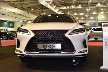 Sofya, Bulgaristan - 11 Ekim 2019: Lexus Rx 450 Sofya Motor Fuarında