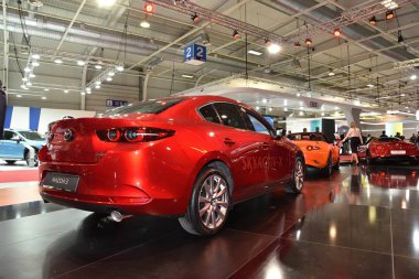 Sofya, Bulgaristan - 11 Ekim 2019: Sofya Motor Fuarında Mazda 3 Skyactive Sedan