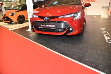 Sofya, Bulgaristan - 11 Ekim 2019: Toyota Corolla Hibrid Hatchback Sofya Motor Fuarında
