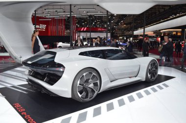 Paris, Fransa - 3 Ekim 2018: Audi Pb18 e-Tron Paris Motor Fuarında