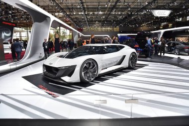 Paris, Fransa - 3 Ekim 2018: Audi Pb18 e-Tron Paris Motor Fuarında