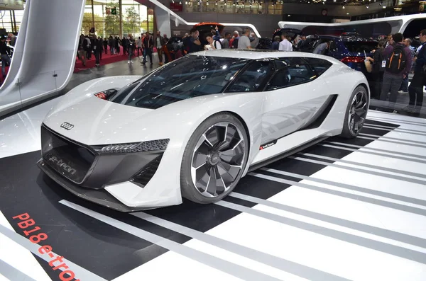 Párizs, Franciaország - 2018. október 03.: Audi Pb18 e-Tron a Paris Motor Show-n — Stock Fotó