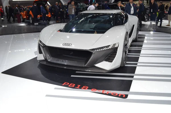 Paris, Fransa - 3 Ekim 2018: Audi Pb18 e-Tron Paris Motor Fuarında — Stok fotoğraf