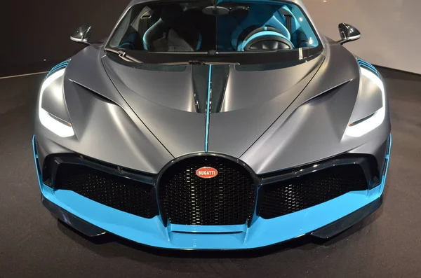 París, Francia - 03 de octubre de 2018: Bugatti Divo en el Salón del Automóvil de París —  Fotos de Stock