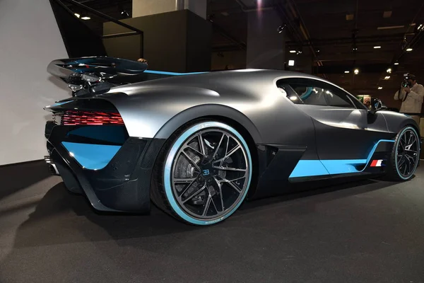 法国巴黎- 2018年10月3日：Bugatti Divo在巴黎车展上的表演 — 图库照片