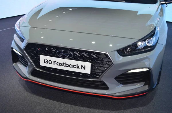 Παρίσι, Γαλλία - 2 Οκτωβρίου 2018: Hyundai i30 Fastback N στο Σαλόνι Αυτοκινήτου του Παρισιού — Φωτογραφία Αρχείου