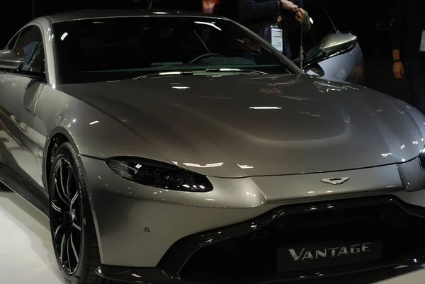 Париж, Франция - 2 октября 2018 года: Aston Martin Vantage на Парижском автосалоне — стоковое фото