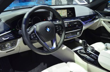 Paris, Fransa - 03 Ekim 2018: Bmw Serie 5 Berline, Paris Motor Fuarı