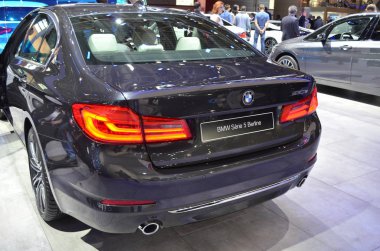 Paris, Fransa - 03 Ekim 2018: Bmw Serie 5 Berline, Paris Motor Fuarı