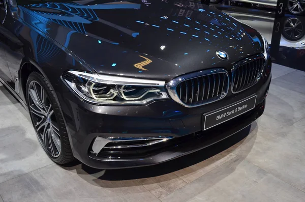 Paris, França - 03 de outubro de 2018: BMW Serie 5 Berline no Paris Motor Show — Fotografia de Stock
