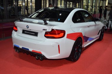 Paris, Fransa - 03 Ekim 2018: Bmw M2 Yarışması Paris Motor Fuarı