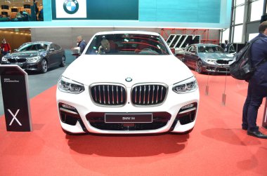 Paris, Fransa - 02 Ekim 2018: Bmw X4 Paris Motor Fuarı